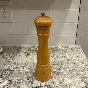 Peugeot Natural Wood Grinder 10”